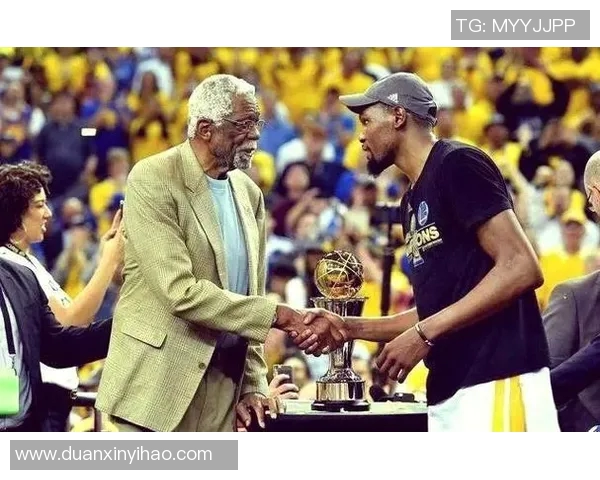 骑士与勇士精彩对决视频播放回顾及赛季分析