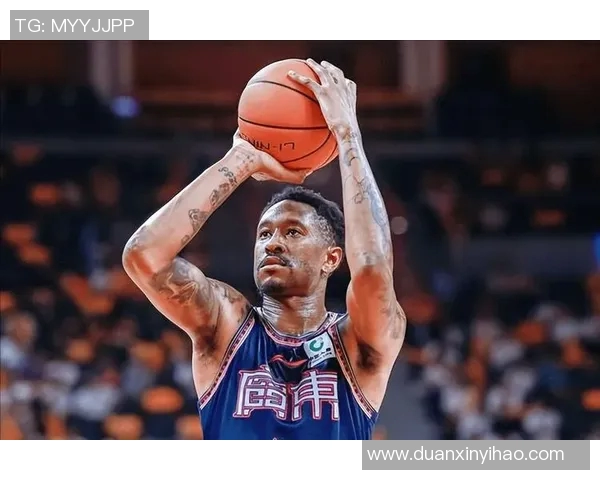 马尚布鲁克斯的篮球之路:从新秀到明星的奋斗与荣耀