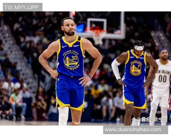 骑士与勇士激战四点整NBA赛场再掀高潮精彩对决不容错过