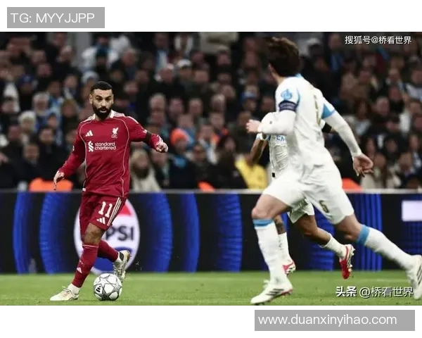 利物浦与曼联激战正酣比分结果揭晓引发球迷热议