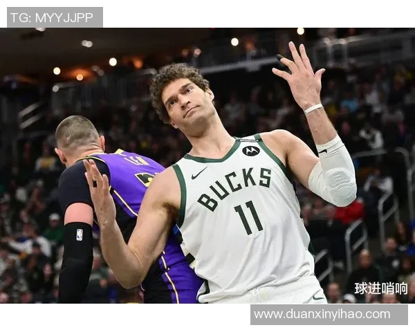 布鲁克洛佩斯的篮球生涯与成就探讨：从新秀到全明星的蜕变之路